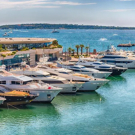 Private In Shared - Great Location Monte Carlo